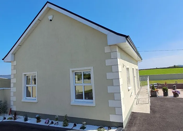 Warm Spacious Three Bed Chalet Galway