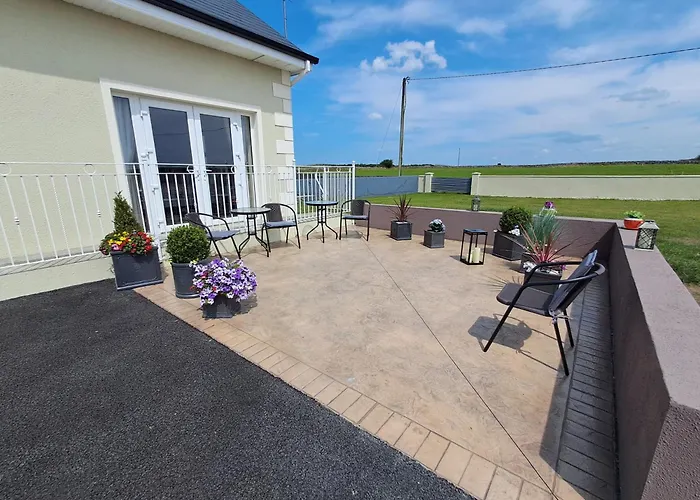 Warm Spacious Three Bed Chalet Galway